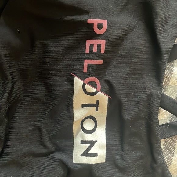 Lululemon x Peloton - Picture 5 of 5